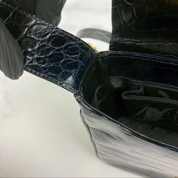 Salvatore Ferragamo Vintage Black
Crocodile Embossed Leather Bag
Gancini Italy - Picture 10 of 13